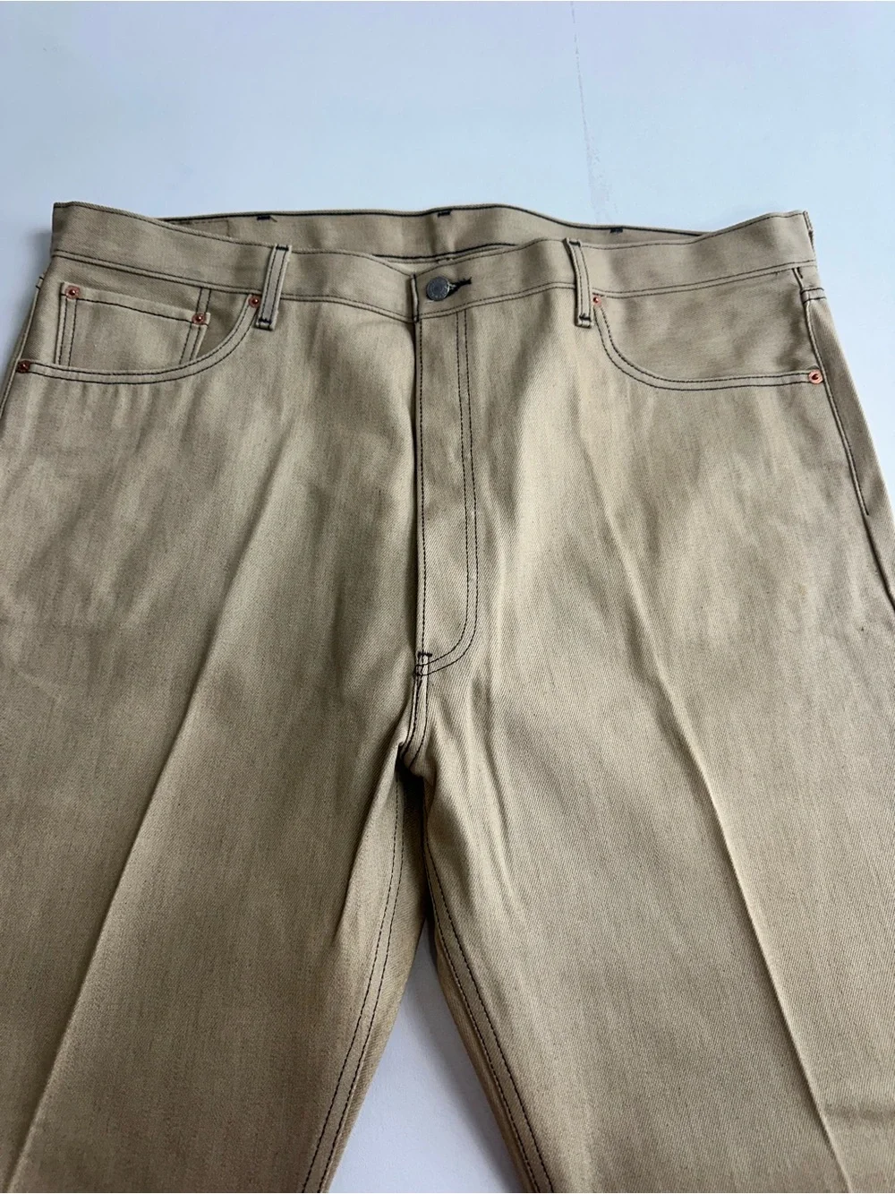 Levi’s 501 men’s 42/32 button fly original fit denim jeans, beige color (new)